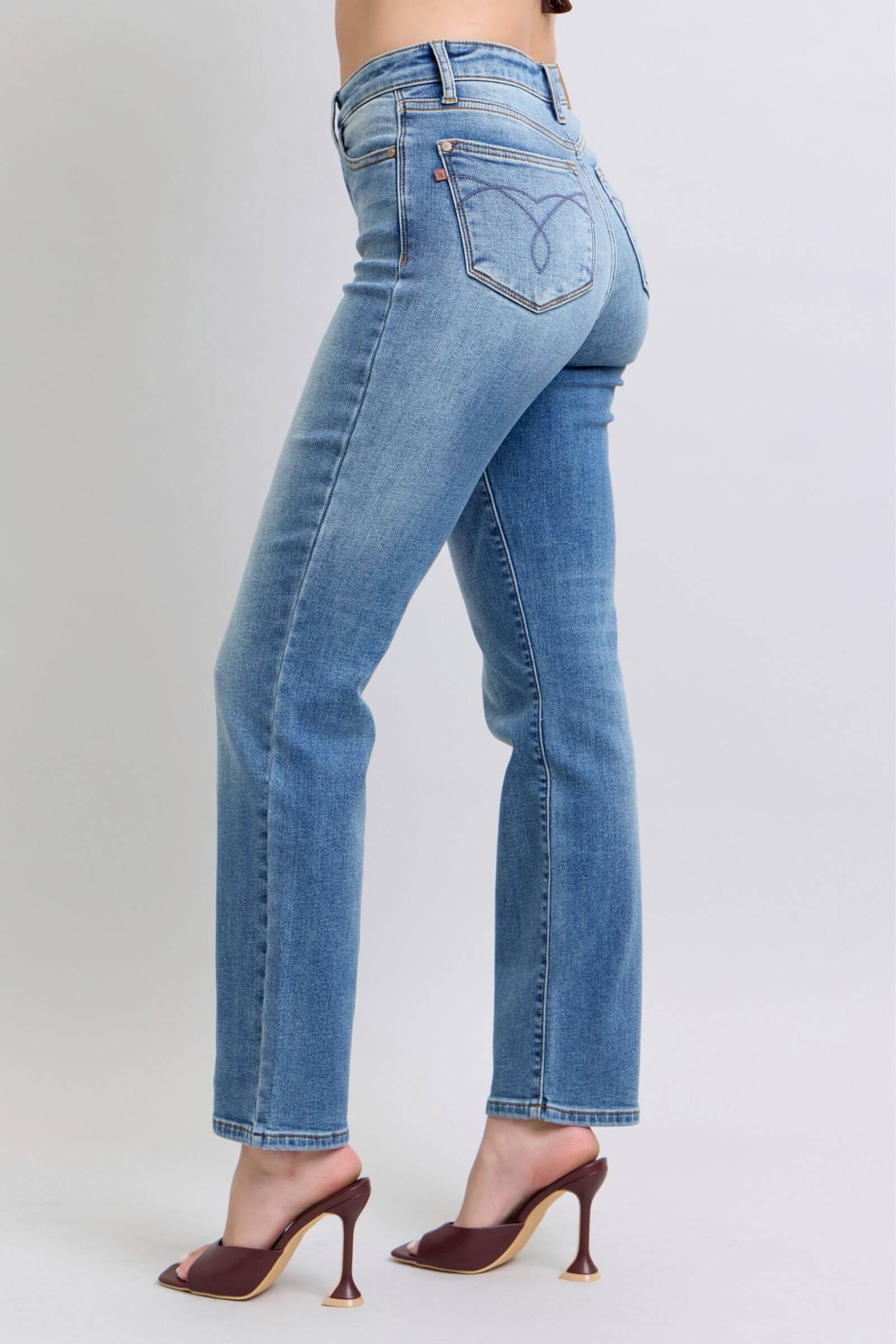 Judy Blue full-size run vintage wash thermal straight jeans, combining classic style with warmth and comfort, available at 6i6.com
