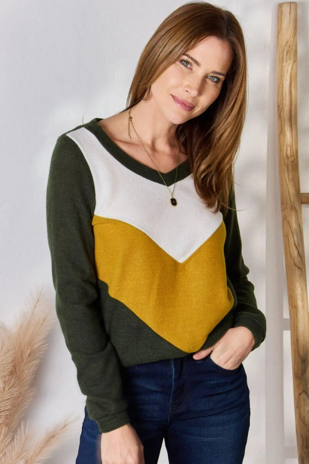 Hailey & Co Full Size Colorblock V-Neck Blouse - 6i6