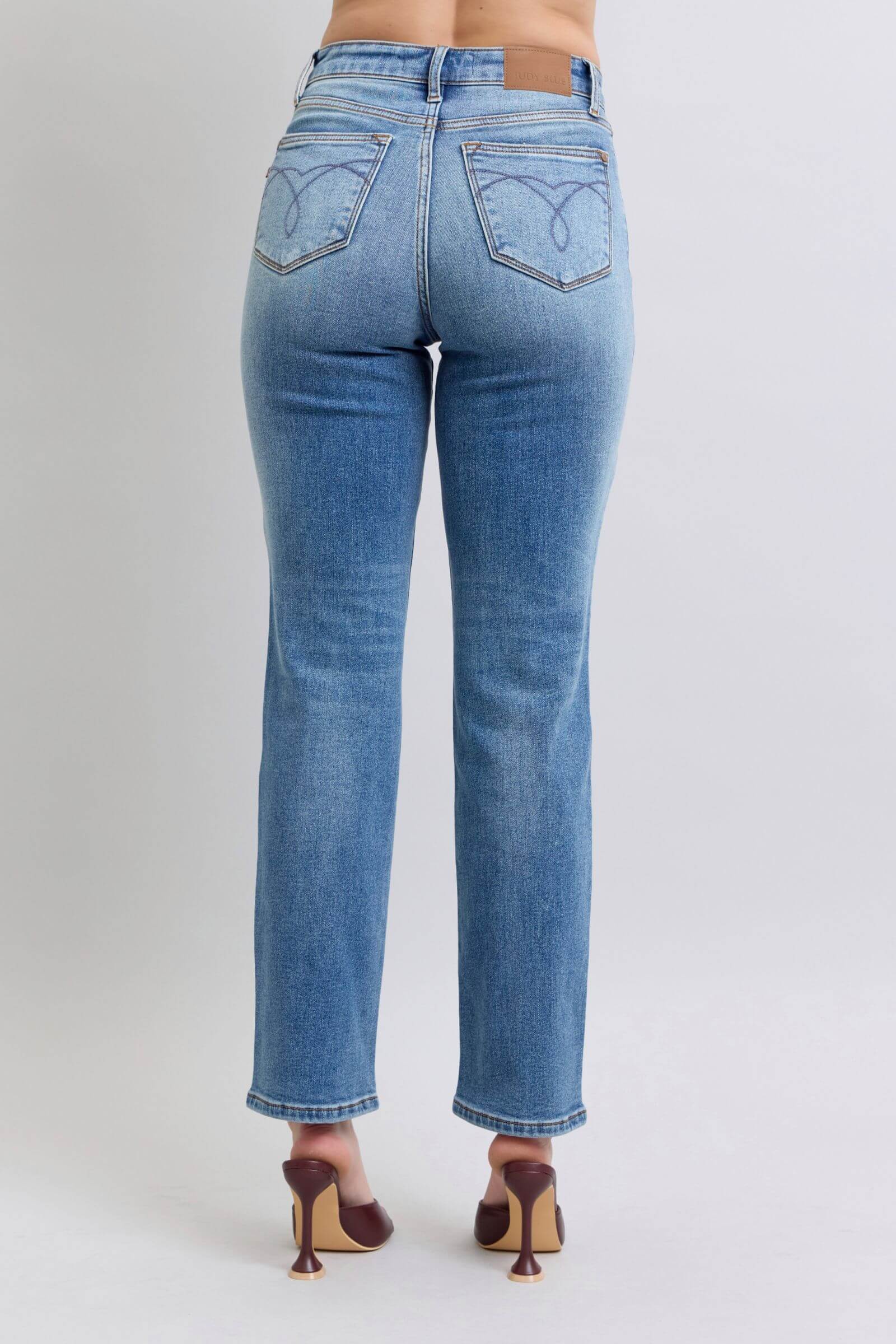 Judy Blue full-size run vintage wash thermal straight jeans, combining classic style with warmth and comfort, available at 6i6.com