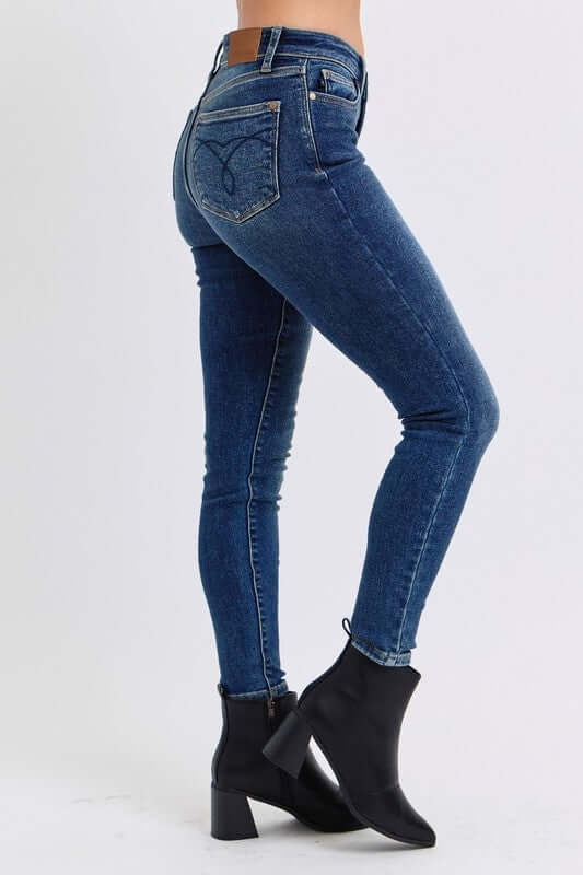 Judy Blue full-size run mid-rise waist skinny jeans with thermal lining for extra warmth and a flattering fit, available at 6i6.com