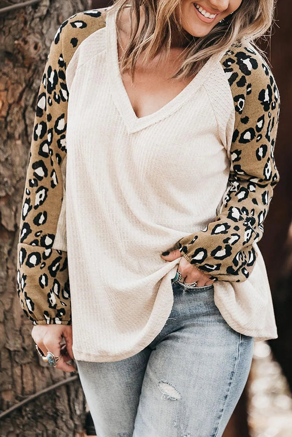 Plus Size Leopard V-Neck Raglan Sleeve Blouse - 6i6