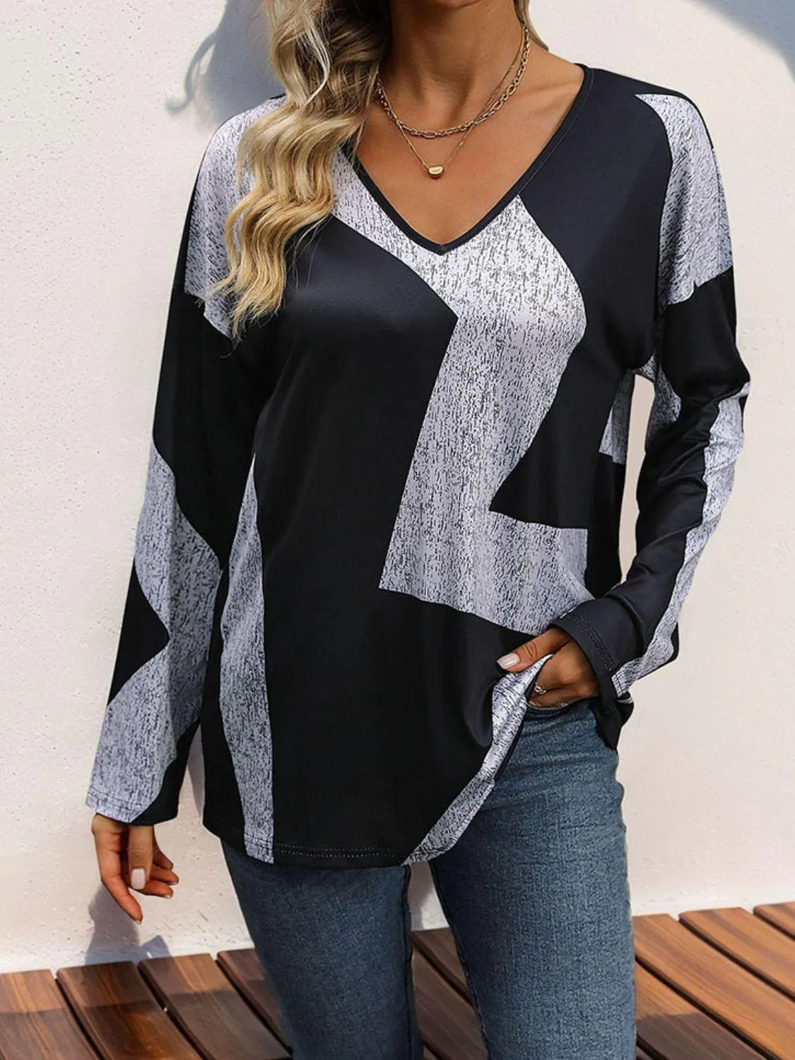 Color Block V-Neck Long Sleeve T-Shirt - 6i6