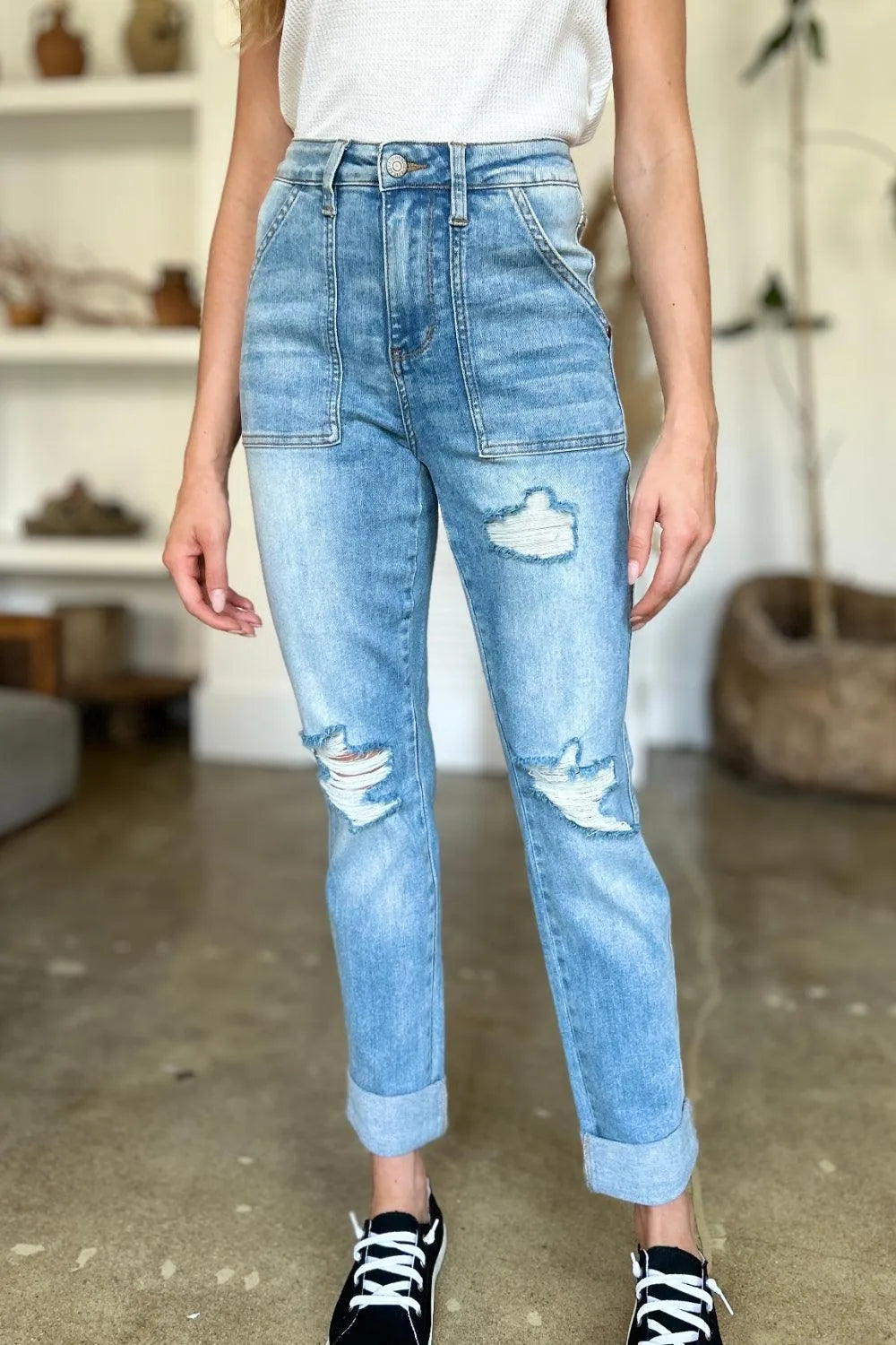 Judy Blue Full Size Distressed Straight Jeans with Patch Pockets - 6i6