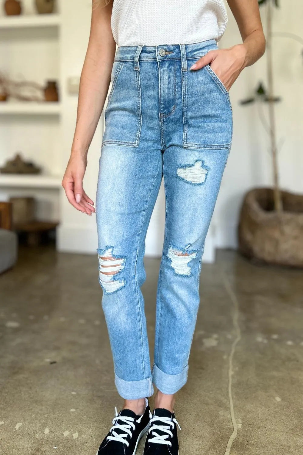 Judy Blue Full Size Distressed Straight Jeans with Patch Pockets - 6i6