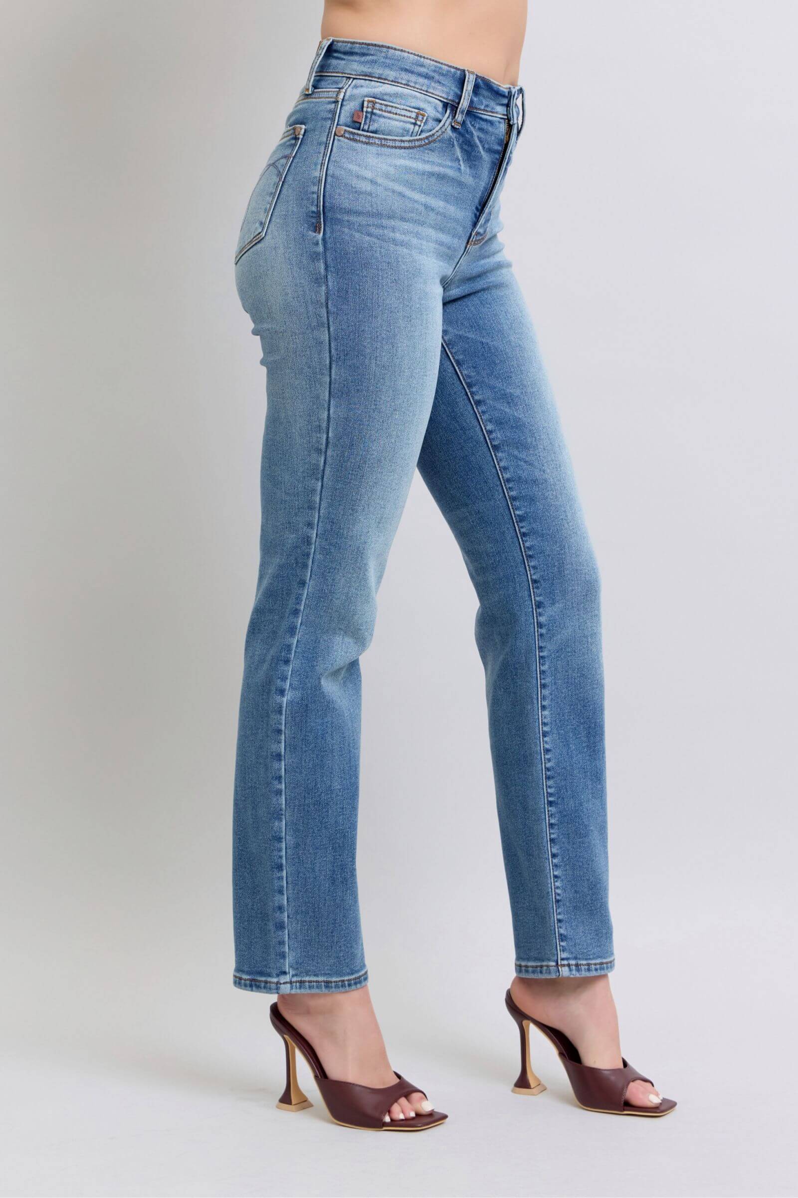 Judy Blue full-size run vintage wash thermal straight jeans, combining classic style with warmth and comfort, available at 6i6.com