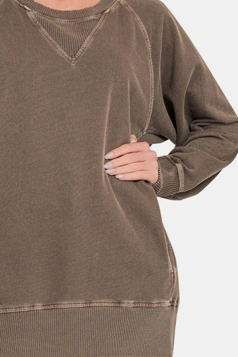 Zenana Round Neck Long Sleeve Sweatshirt - 6i6