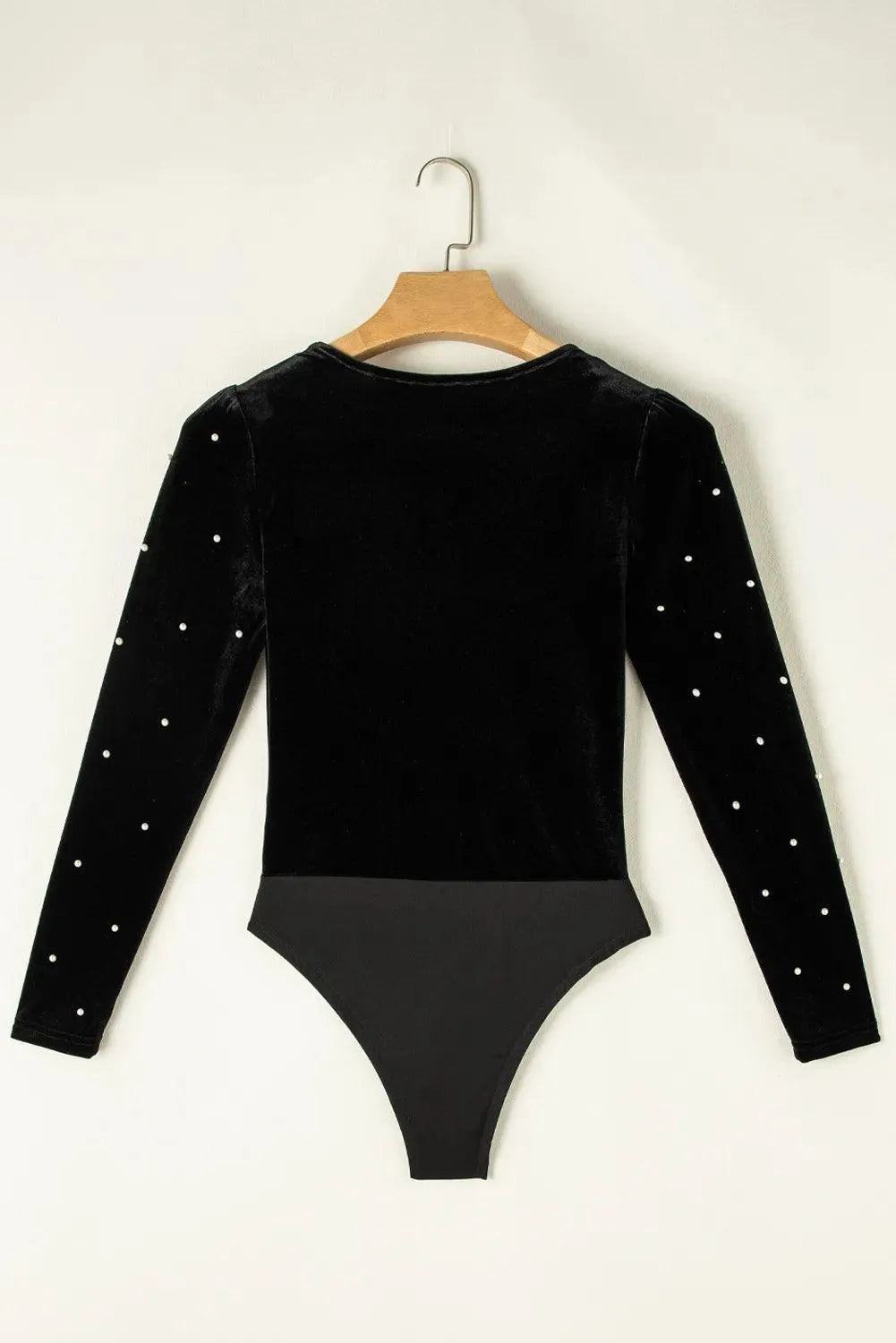 Pearl Detail V-Neck Long Sleeve Bodysuit - 6i6