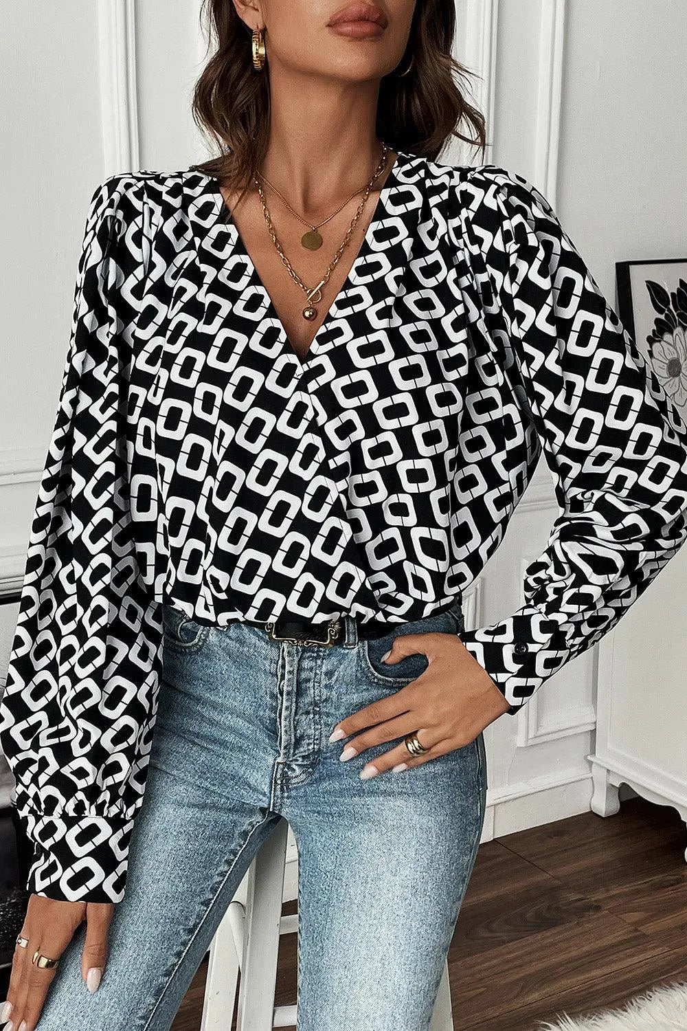 Geometric V-Neck Long Sleeve Blouse - 6i6