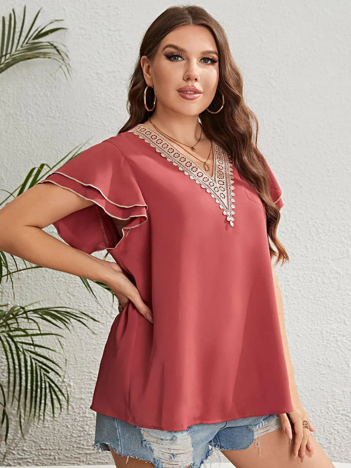 Plus Size Contrast V-Neck Layered Flutter Sleeve Blouse - 6i6