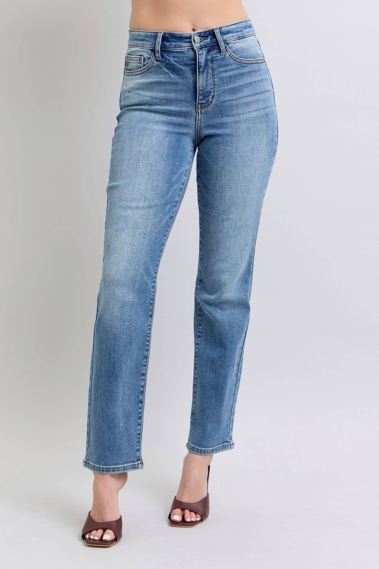 Judy Blue full-size run vintage wash thermal straight jeans, combining classic style with warmth and comfort, available at 6i6.com