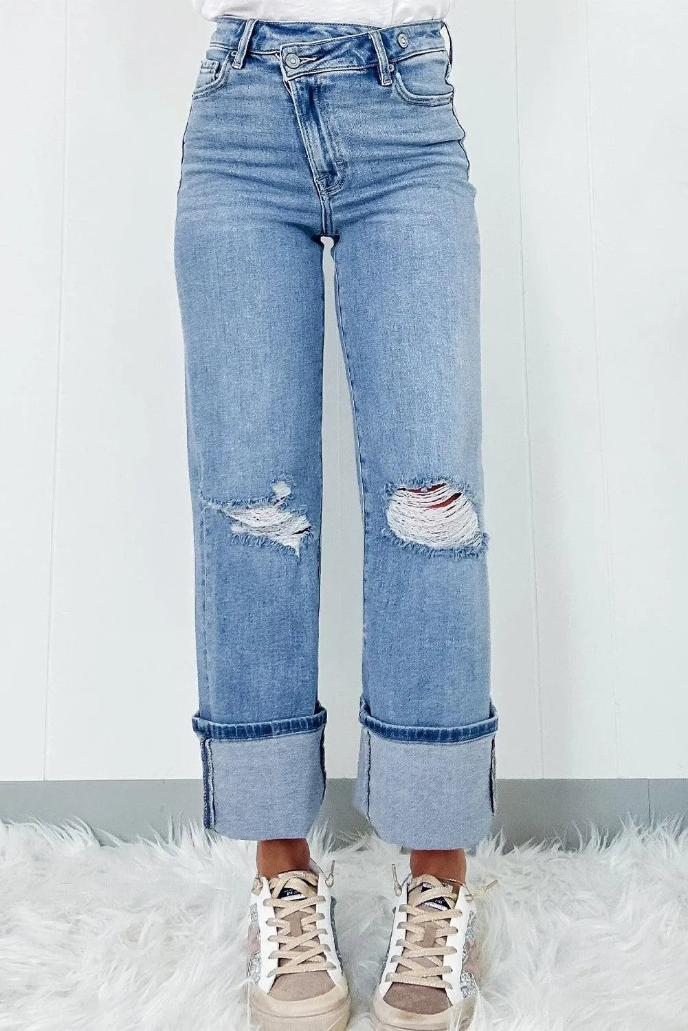 Distressed Straight Jeans with Pockets - 6i6