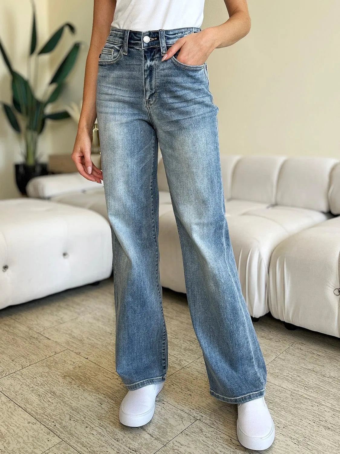 Judy Blue Full Size High Waist Straight Jeans - 6i6