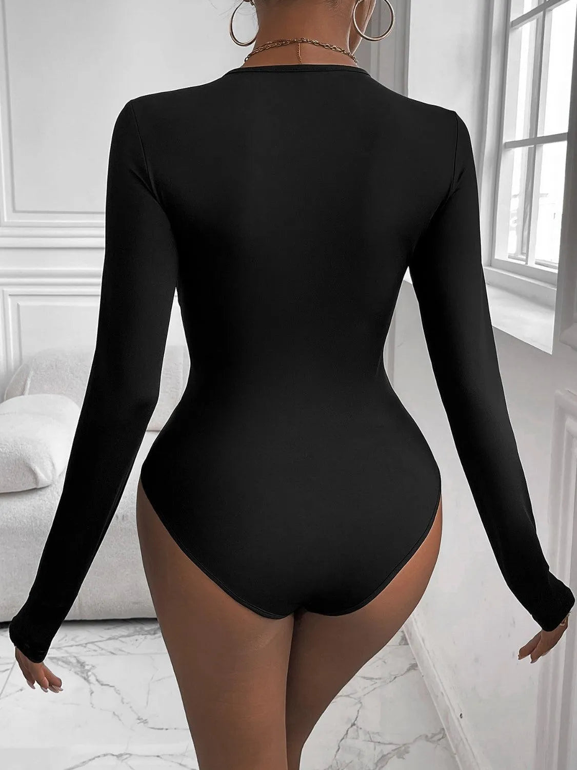 Twisted Round Neck Long Sleeve Bodysuit - 6i6