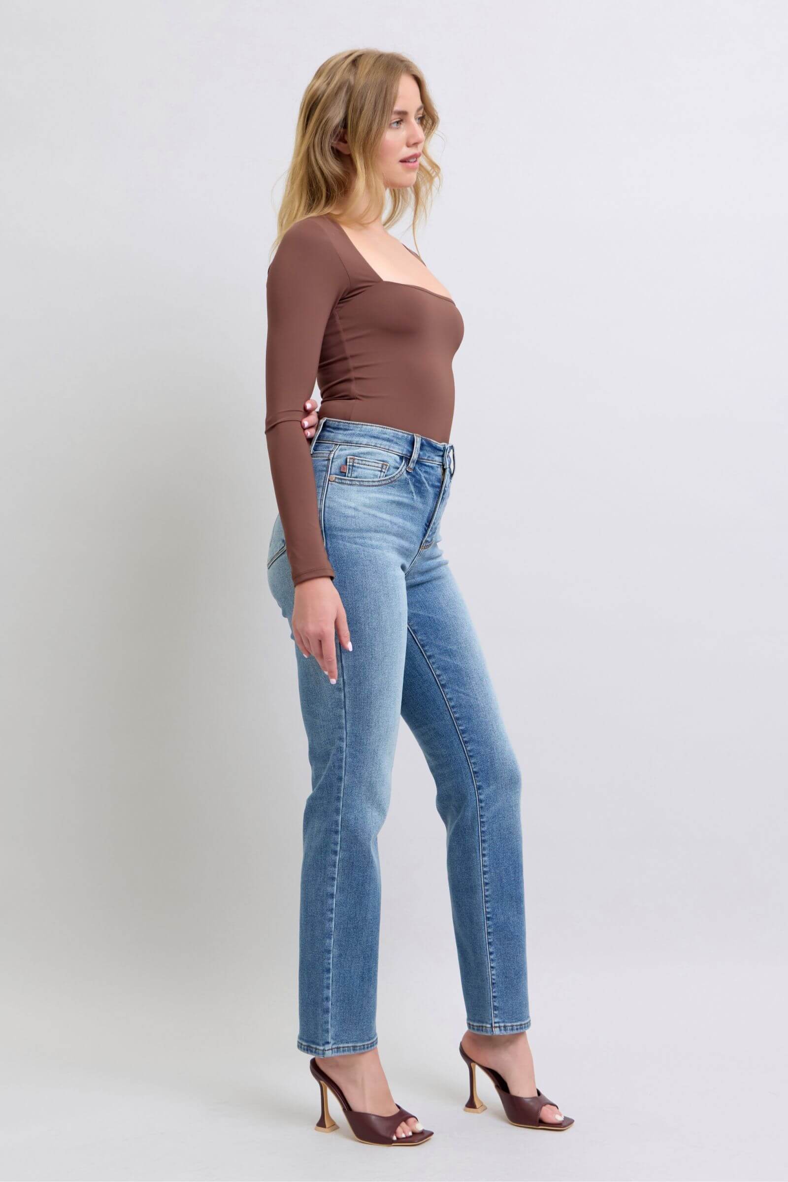 Judy Blue full-size run vintage wash thermal straight jeans, combining classic style with warmth and comfort, available at 6i6.com