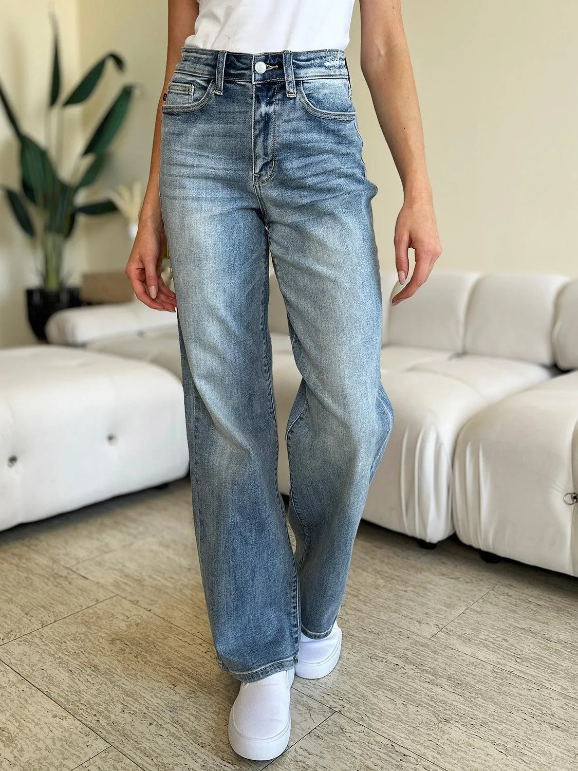 Judy Blue Full Size High Waist Straight Jeans - 6i6